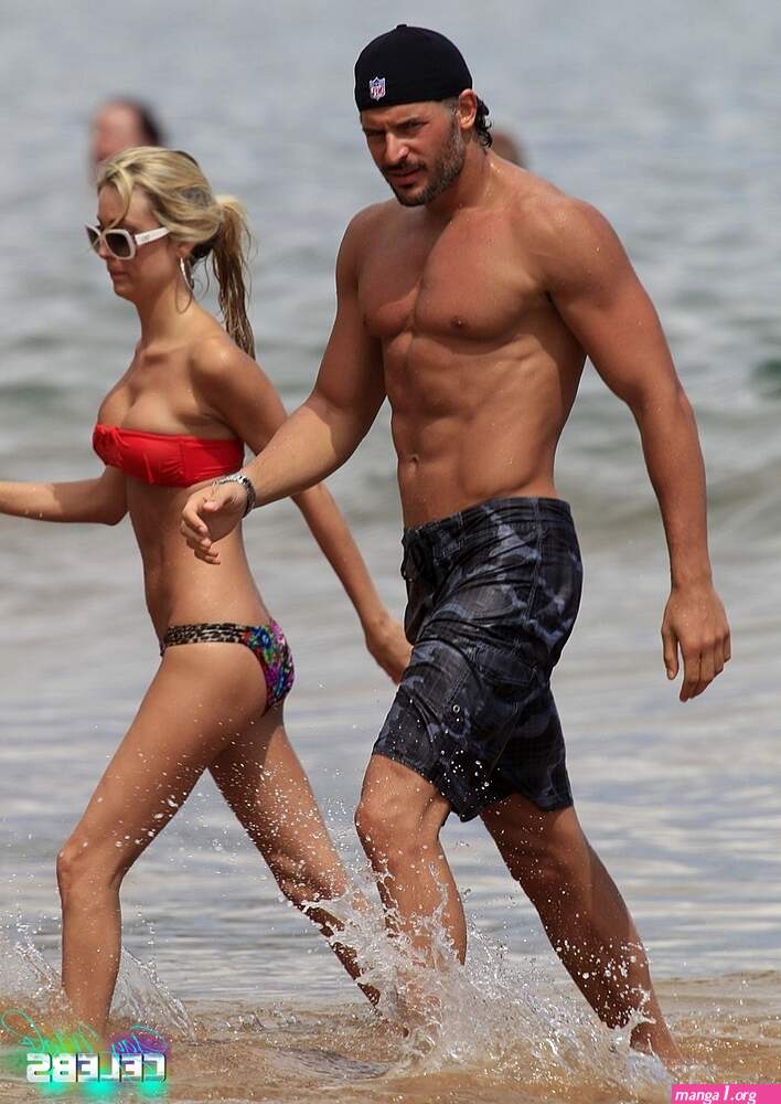 Joe Manganiello Shirtless In Hawaii