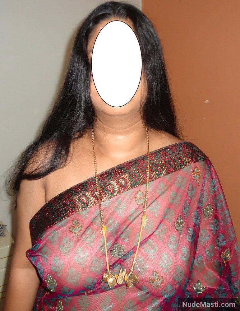 Mature Indian Aunty In Saree Exposes Huge Breasts Photos
