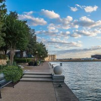 thecarolynapartments.com