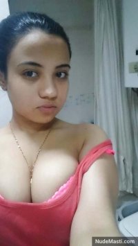 Newly married bhabhi showing her nude big boobs