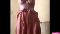 AUNTY BATHING WITH MANGALSUTRA