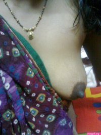 aunty-saree-hot-boobs-and-back-photos