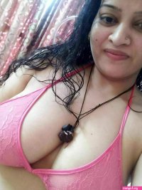 Horny Indian Mature Bhabhi Leaked Nude Photos