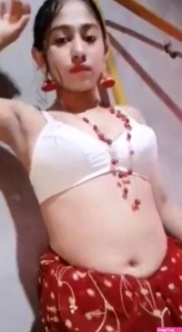 Desi indian girl saree striptease and pussy fingering