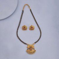 Sarees With Matching Jewelry