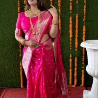 Dark pink hand woven pure kanchipuram silk saree with blouse