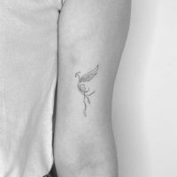 20 tatuajes de ave fénix: blanco y negro para mujer minimalista...
