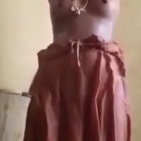 AUNTY BATHING WITH MANGALSUTRA