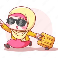 Stockvector Cute and kawaii Excited Hijab Girl Bring Suitcase for Holiday Manga Chibi Illustration