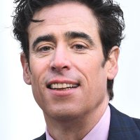 Stephen Mangan