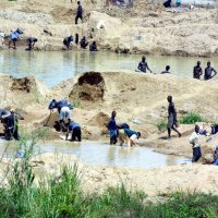 Martelkampen bij diamantmijn Zimbabwe