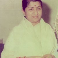 Wishing Lata Mangeshkar Ji many happy returns of the day who turned 88 today.