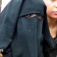 Tunisia bans niqab in government buildings