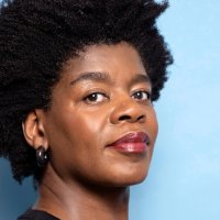 Modeontwerper Marga Weimans trekt ons liefdevol uit de comfortbubbel