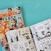 Libro De Manga De Una Pieza En Mesa Azul Estilo Cmic Japonés En Español Vitoria España Julio De 2022 Fotos retratos imgenes y fotografa de archivo libres de derecho. Image 195886806