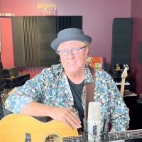 Michael Mangan leads family-friendly Worship Wednesday