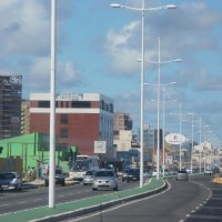 File:Avenida Octvio Mangabeira 3.jpg